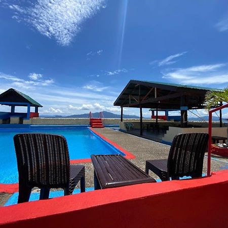 Napo Beach Resort Maripipi Екстериор снимка